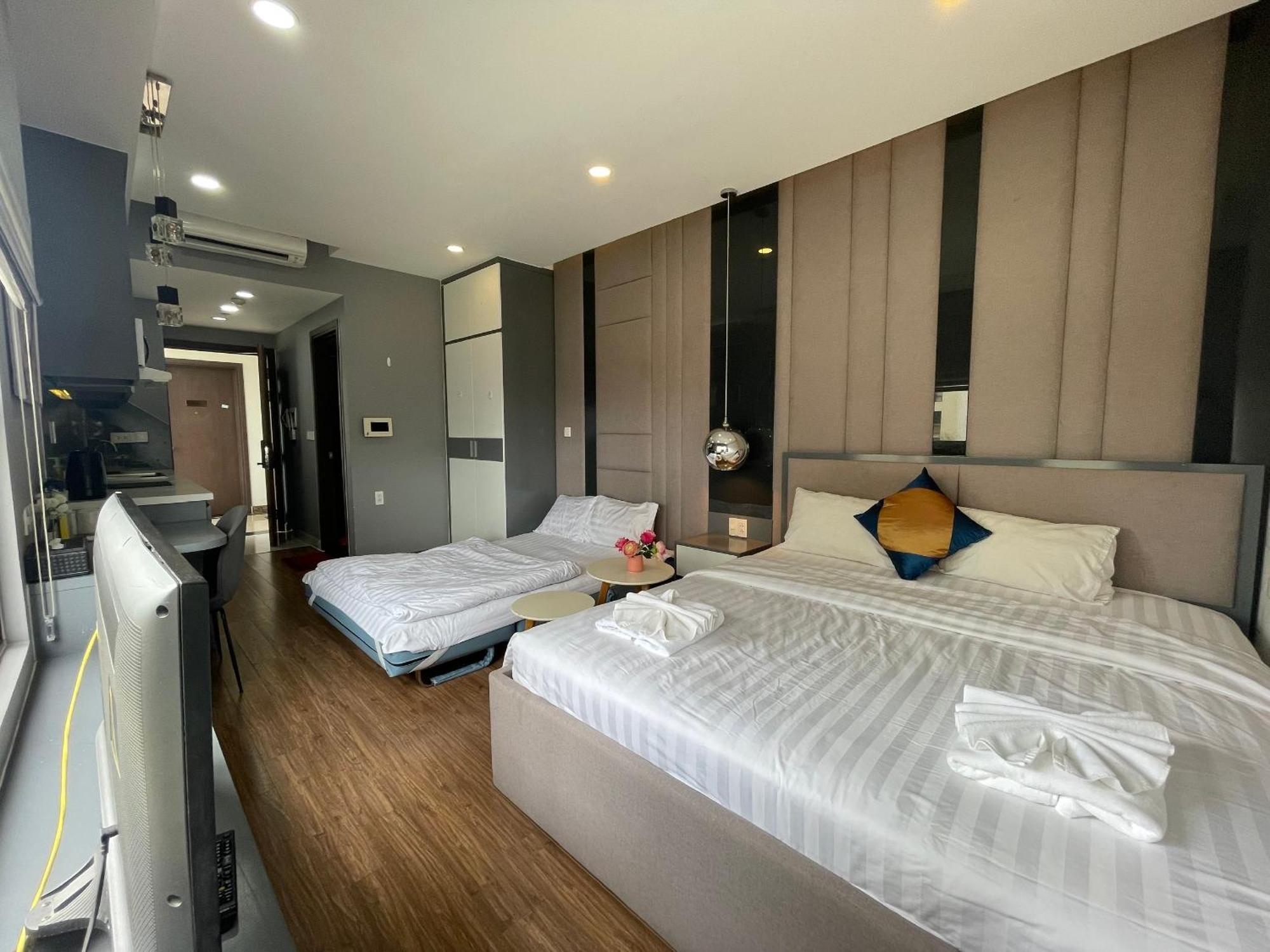 River View Apartment Near Ben Thanh Free Netflix Gym High Floor
